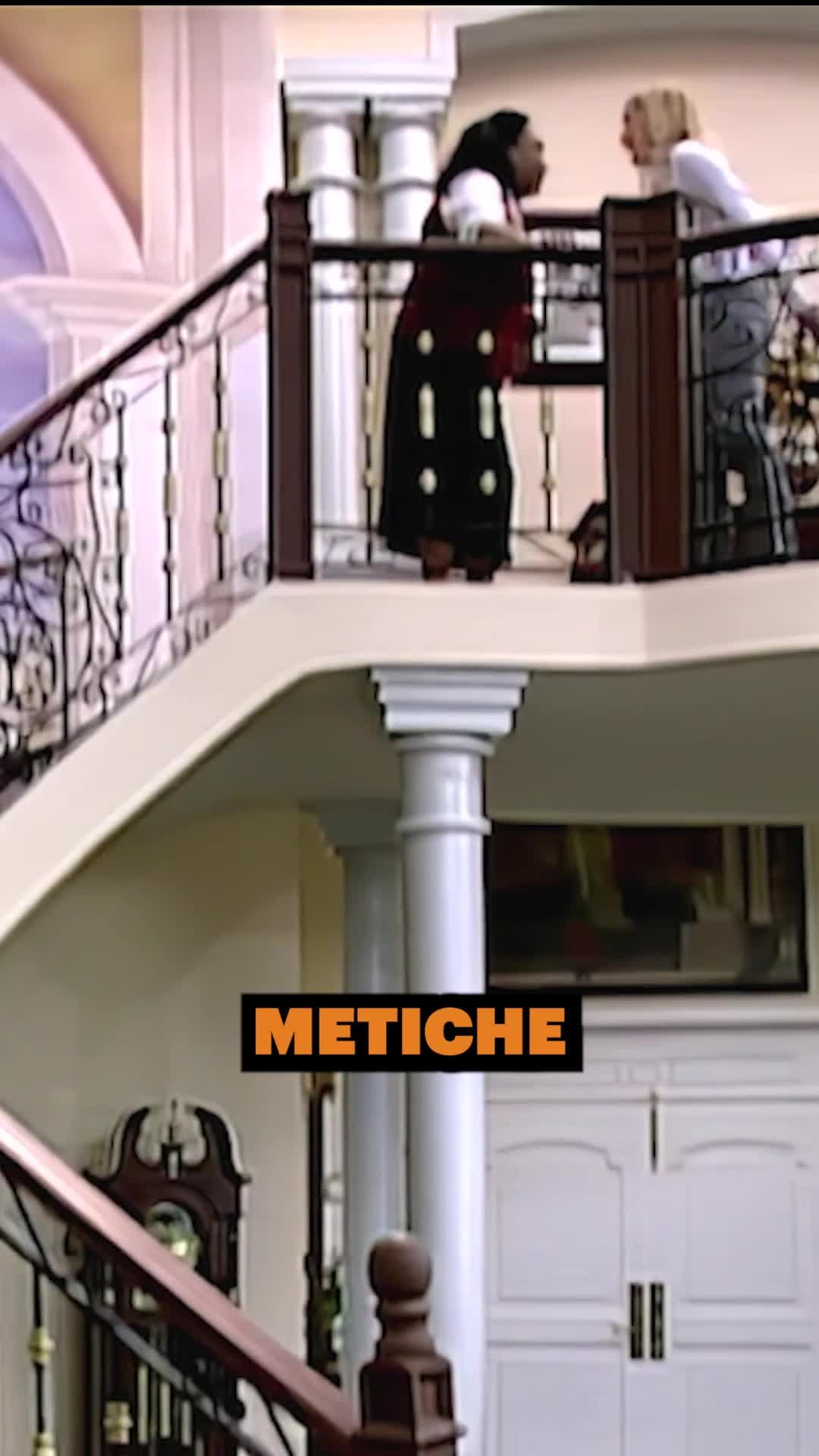 Liliana le falta al respeto a Lucía para evitar que la acuse con su padre