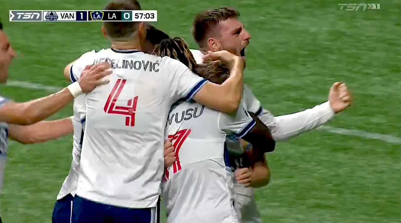 Ryan Gauld vence al portero con letal zurdazo y pone el 1-0