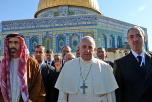 En su visita a Jerusalén, el Papa visitó importantes recintos judíos e islamistas.