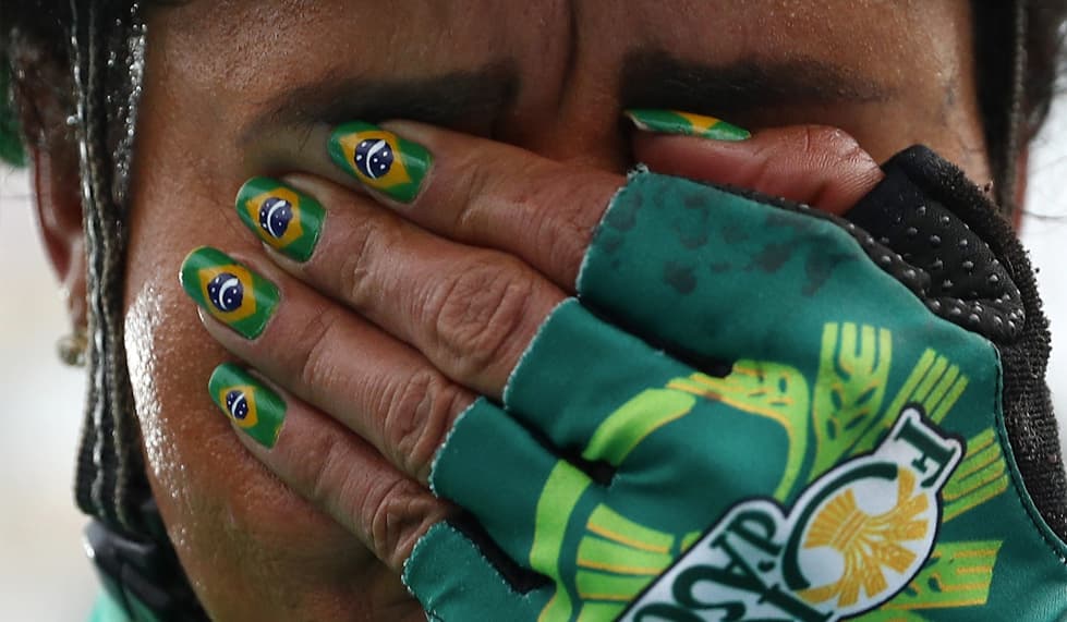 La bandera de Brasil invadió por completo las uñas de la ciclista Clemilda Fernandes Silva. Uno de los decorados más complejos.
<br>