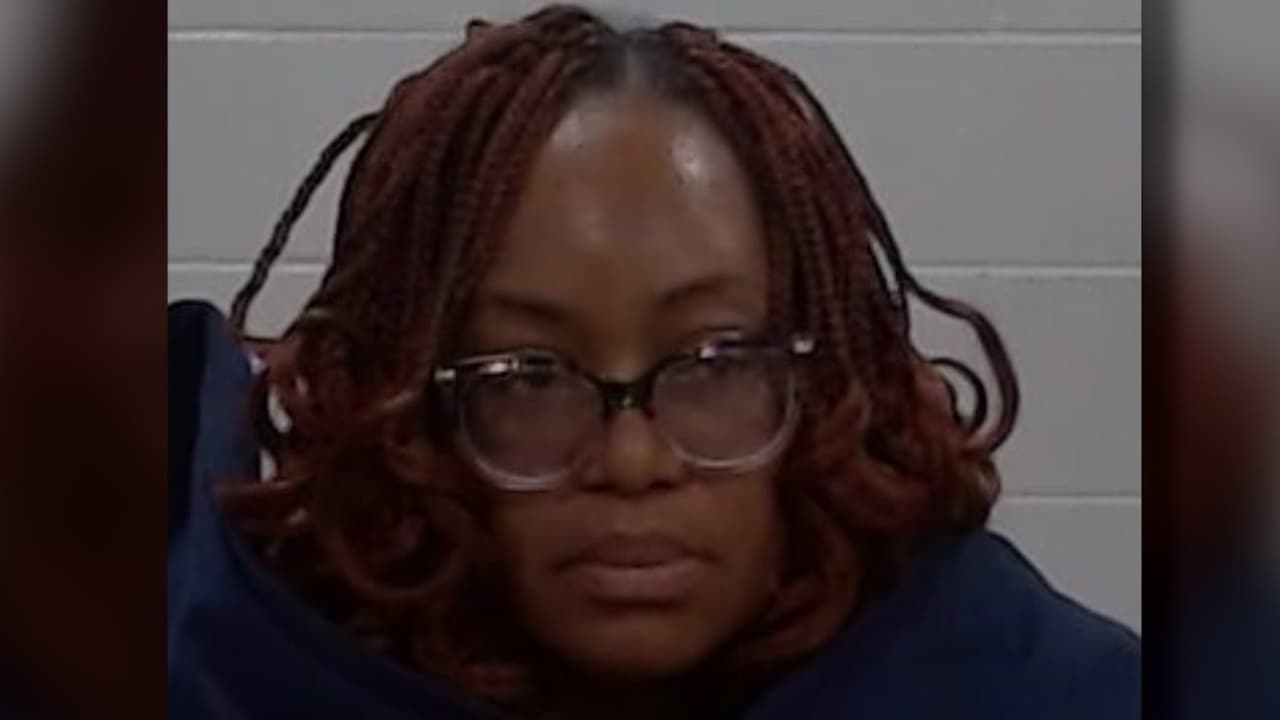 Mujer es acusada de golpear de gravedad a su hijo adoptivo en Frisco: el niño tiene varias fracturas