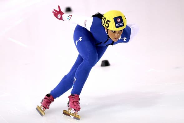 La estadounidense Allison Baver es otra de las patinadoras de velocidad que dejan a todos con el ojo cuadrado.