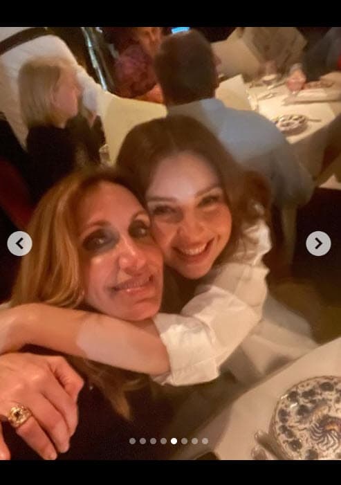 <b><a href="https://www.univision.com/famosos/thalia-dio-un-tour-en-la-villa-navidena-de-lili-estefan-y-exhibio-a-su-admirador-secreto-video" target="_blank">Lili Estefan se fue a cenar con Thalía</a></b> y colgó algunas de las fotos del efusivo encuentro. 
<br>