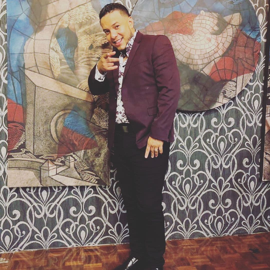 "Me dijo Chiquis, '¿por qué no la sacas y que la gente la disfrute?', y apenas tengo como dos días promoviendo la canción oficialmente", comentó Lorenzo, quien espera que este sencillo sea dedicado por futuros esposos.