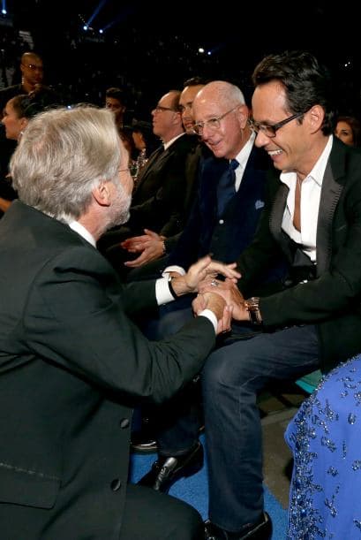 Una vez bajaban del escenario y durante la alfombra verde, se dieron la tarea de abrazarse, tomarse una que otra selfie y echarse uno que otro cuentito. ¡Y lo captamos todo!