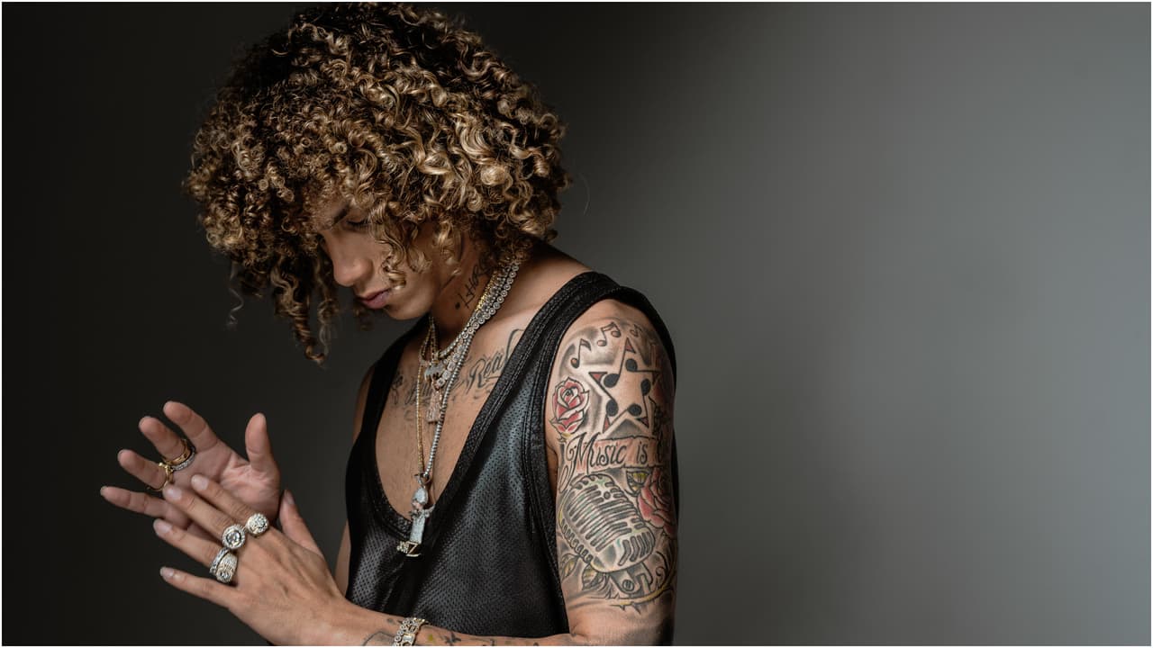 <h3 class="cms-H3-H3"><b>Jon Z</b></h3>
<br>Este rapero, cantante y productor puertorriqueño subirá al escenario junto a Olga Tañón para cantar 'El Jala Jala' (Remix).