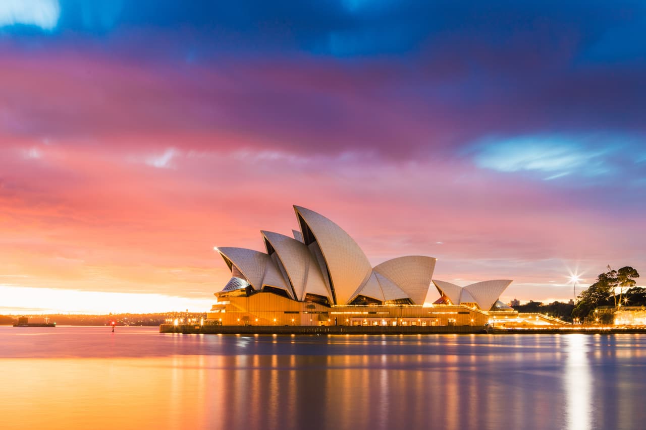 <h3 class="cms-H3-H3">8. Sidney, Australia</h3>
<br>
<br>Sidney, la ciudad más grande de Australia, ofrece al turista su espectacular arquitectura (cuyo mayor exponente es la Ópera de Sidney, que se ha convertido en símbolo de la ciudad), así como sus bellas playas, paseos por la naturaleza, museos y una atractiva oferta gastronómica.
<br>