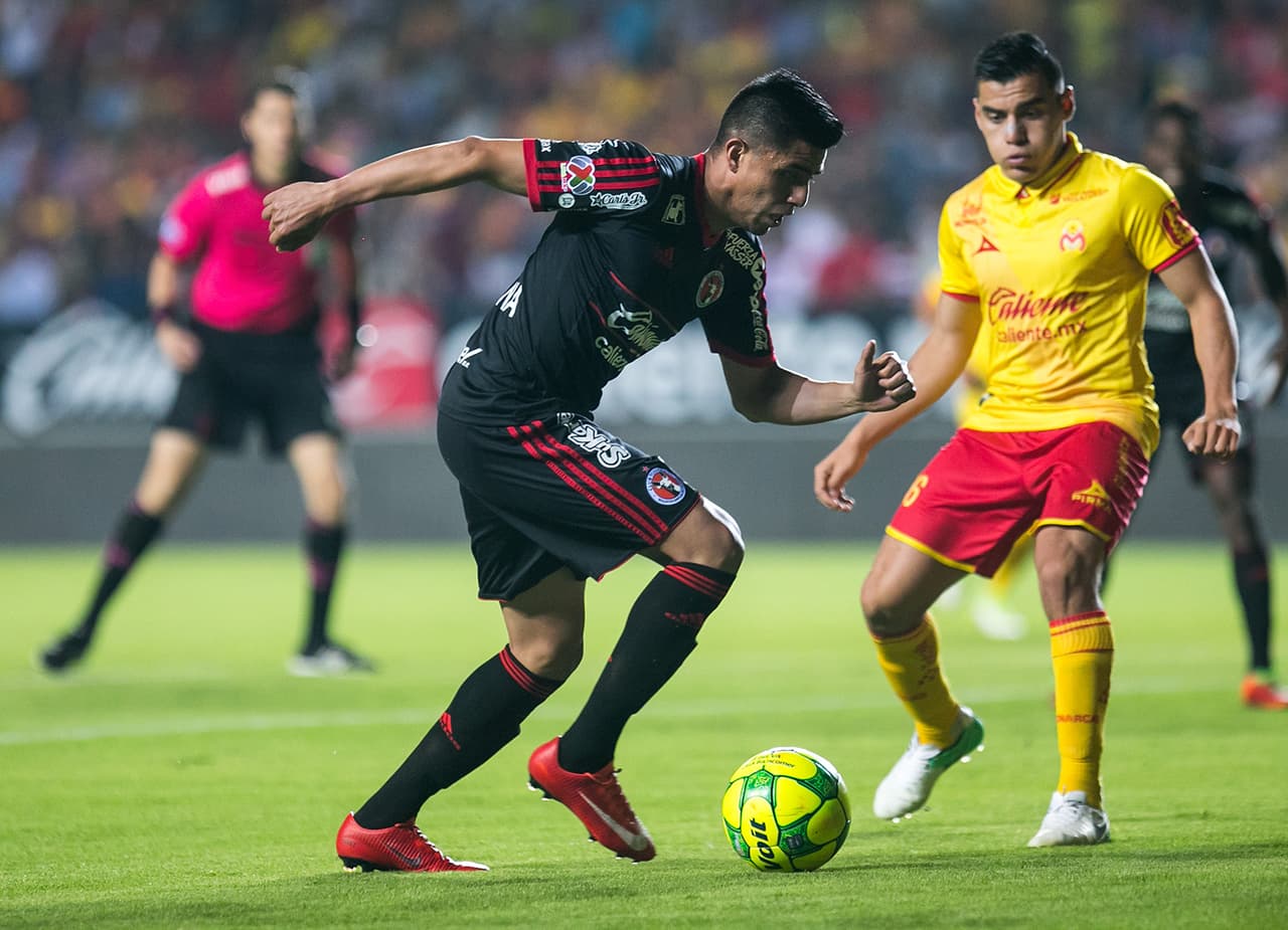 Los primeros minutos fueron difíciles para la defensiva Monarca. Xolos lograron un par de llegadas peligrosas.