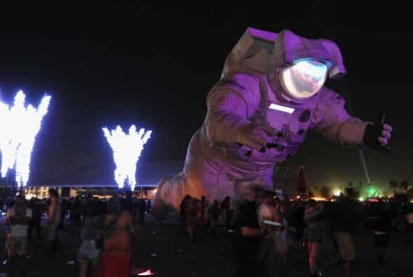 Escenarios llenos de tecnología, color y tramoyas, las estrellas de la música más coloridas y un clima envidiable hacen del Festival del Valle de Indio un experiencia que vale la pena repetir. ¿Vienes al segundo fin de semana de Coachella? ¿Quieres ver más fotos ?: