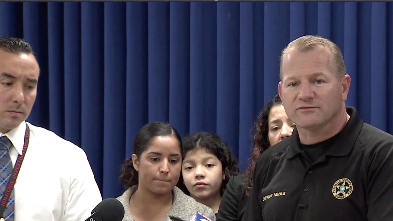 Troy Nehls, sheriff del condado Fort Bend, dijo en una conferencia de prensa el pasado viernes 1 de febrero que el chico murió por heridas de bala y que tienen pistas importantes con relación al crimen, aunque siguen pidiendo a la ciudadanía que reporte cualquier pista en este caso. Informes al 281-342-8477.