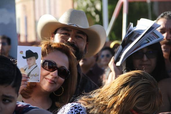 “ Los Canarios de Michoacán” pusieron a bailar a cientos de Arizoneneses en los Latin Grammy Street Parties en Phoenix, quienes no pudieron resistirse al carismático grupo de música regional mexicana, su sonido único del arpa y a sus conocidos sencillos. 