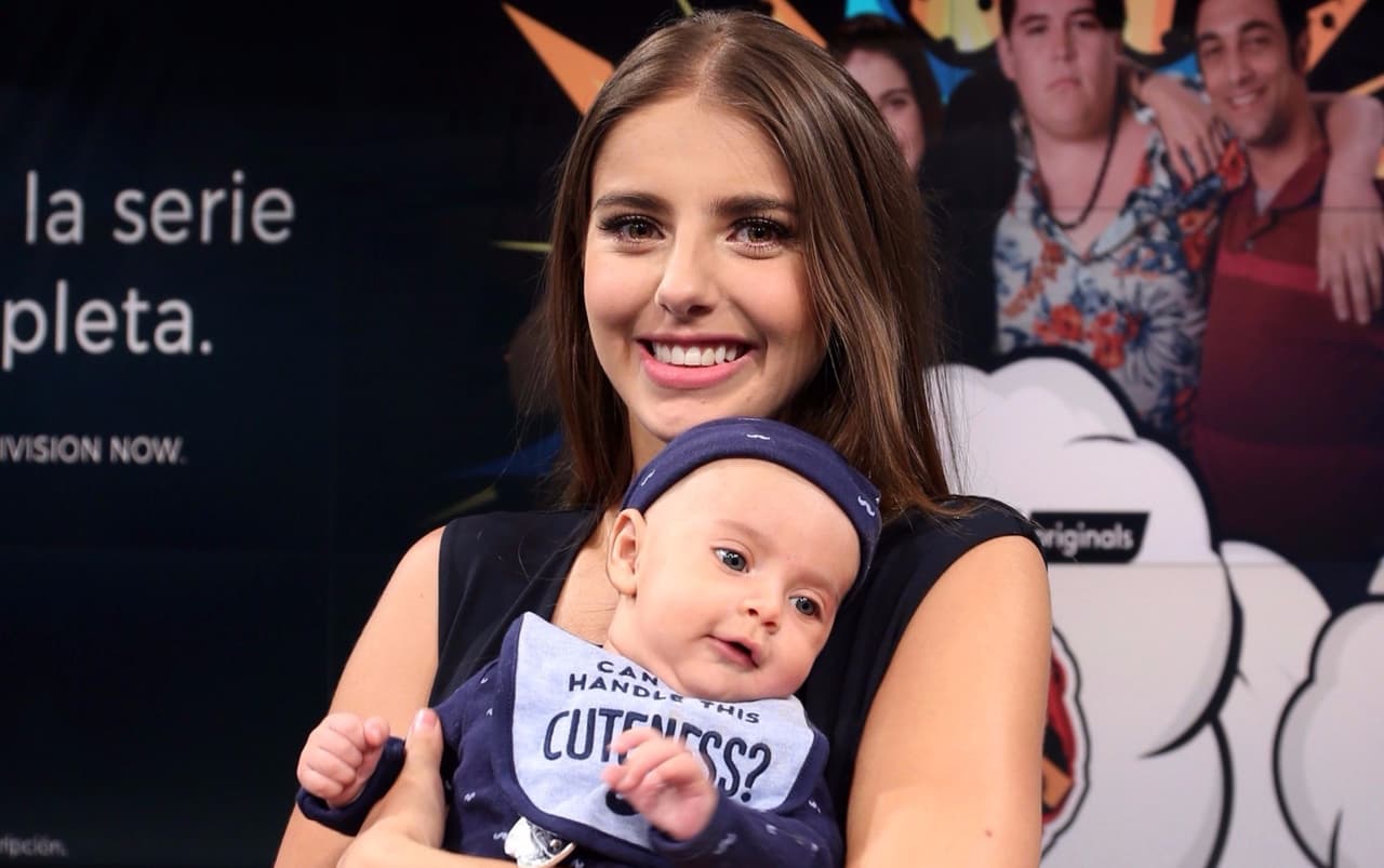 "Podría ser, sí, yo 
<b>estoy abierta a todo</b>: in vitro, adoptar, a conseguirme un novio, a ver al exnovio. ¡Ay, sí!, a lo que sea, yo estoy abierta a lo que Dios quiera, mira, yo dispongo con una sonrisa y es lo único que puedo hacer", comentó en 
<b>Hoy</b>. 
<br>