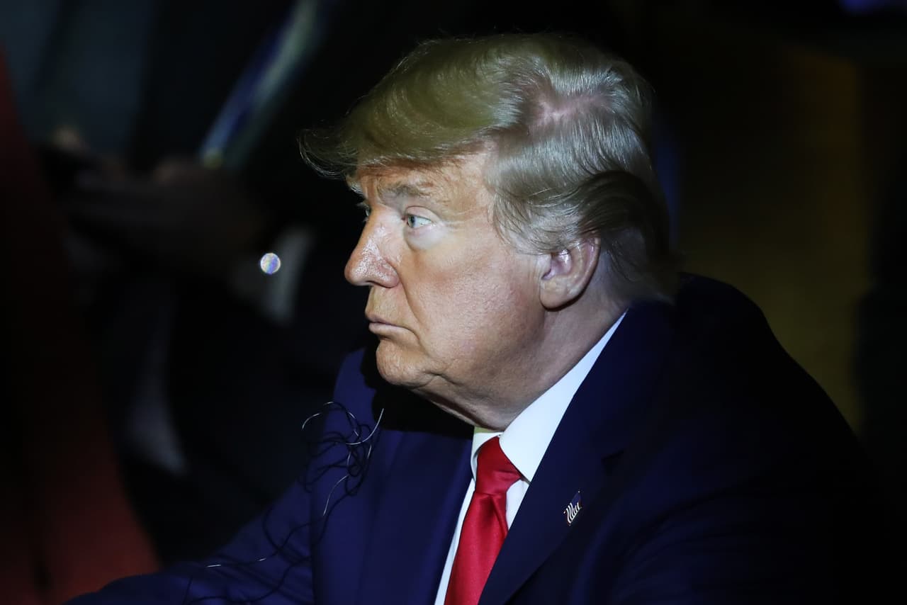 Trump ordenó congelar ayuda a Ucrania antes de la llamada telefónica que reactivó exigencias de un juicio político