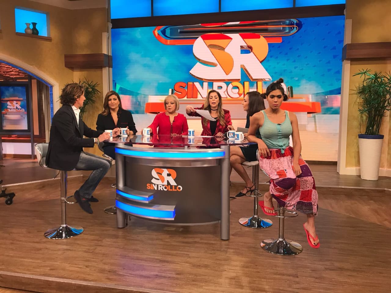 Por un momento la vimos "un poquito" indignada, cuando escuchó a la Dra. Nancy criticar su peinado.