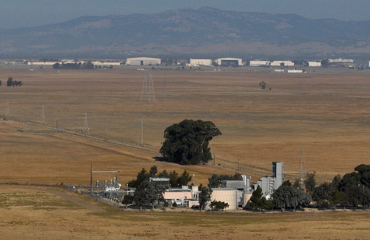 Brian Brokaw, representante del grupo inversor, dijo en un comunicado que el grupo estaba formado por "californianos que creen que los mejores días del condado de Solano y de California están por venir", según una cita del 
<i>New York Times</i>.
<br>