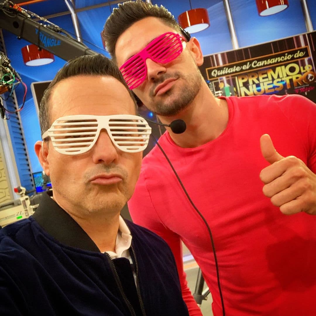 El humor jamás, jamás nos falta.