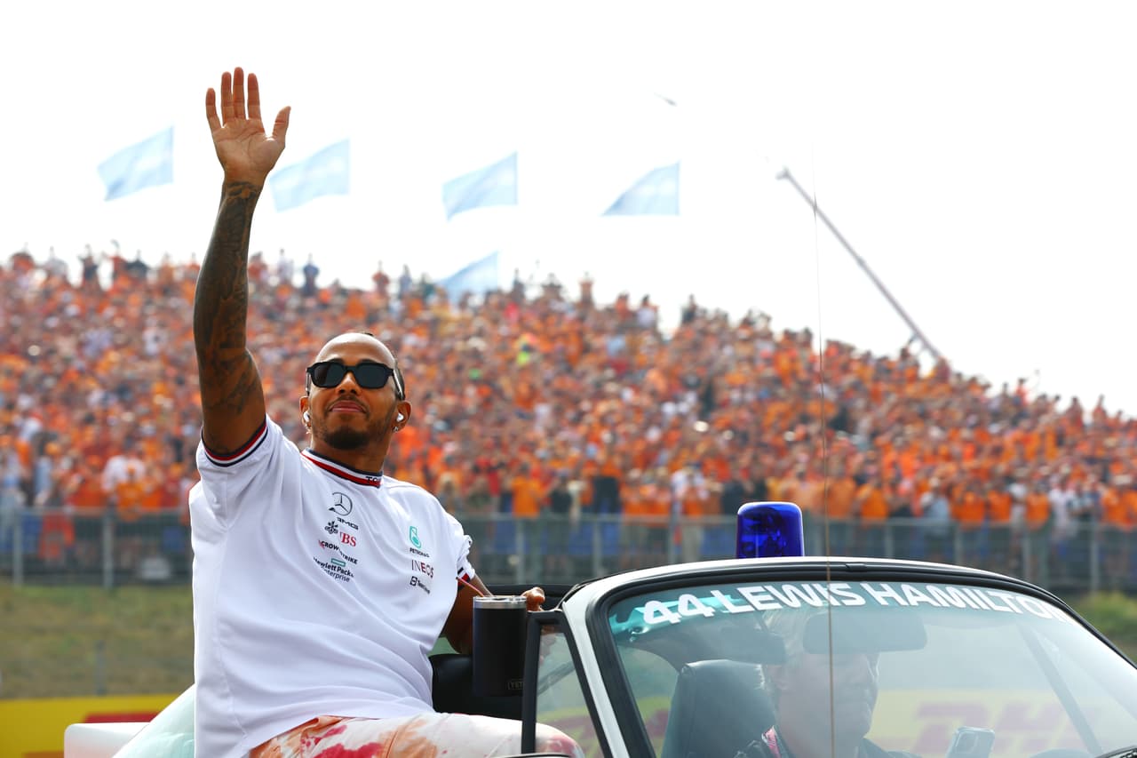 Max Verstappen conquistó el GP de los Países Bajos, por delante de George Rusell y Charles Leclerc; Lewis Hamilton fue cuarto y Checo Pérez quinto.