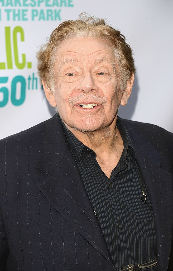 Jerry Stiller falleció este 11 de mayo a los 92 años por causas naturales. El actor y comediante dejó un inmenso legado para su hijo, el también artista Ben Stiller.