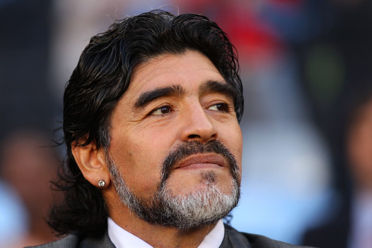 Durante varios años no hubo mayores novedades con la salud de Maradona. Entre 2008 y 2010 dirigió a la Selección Argentina.