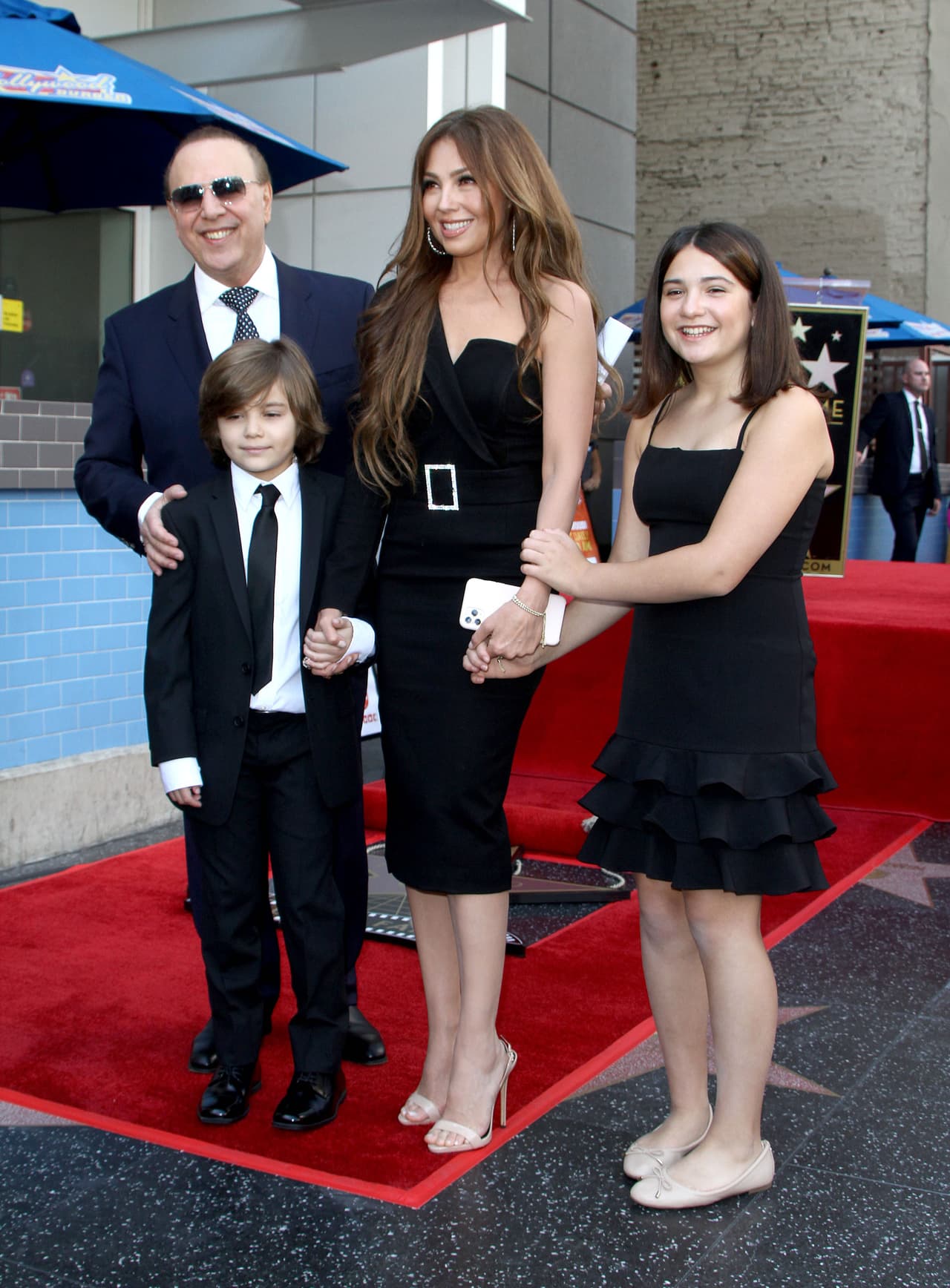 Aunque no es común que los pequeños de Thalía y Tommy acudan a eventos públicos, en 2019 acompañaron a su padre a recibir su estrella en el paseo de la fama de Hollywood.
