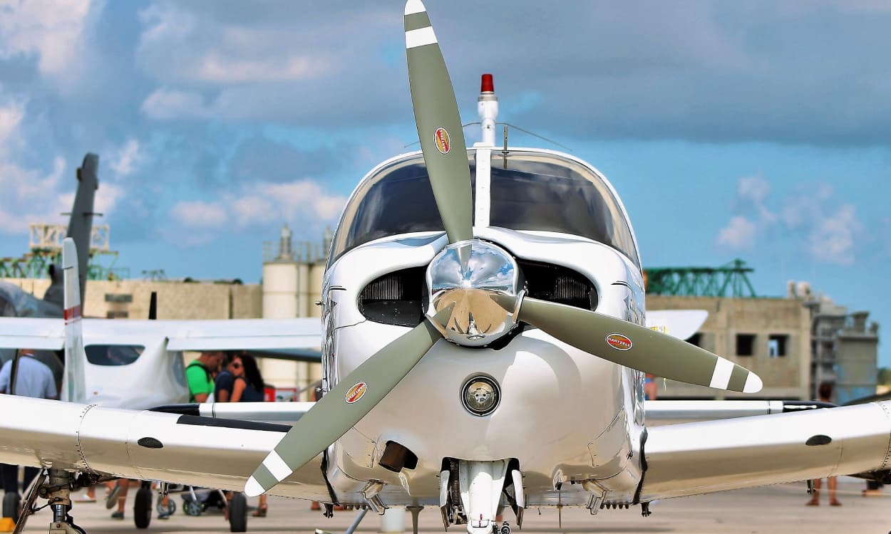 Alcalde de St. Petersburg explora opciones para el uso del terreno localizado en el aeropuerto