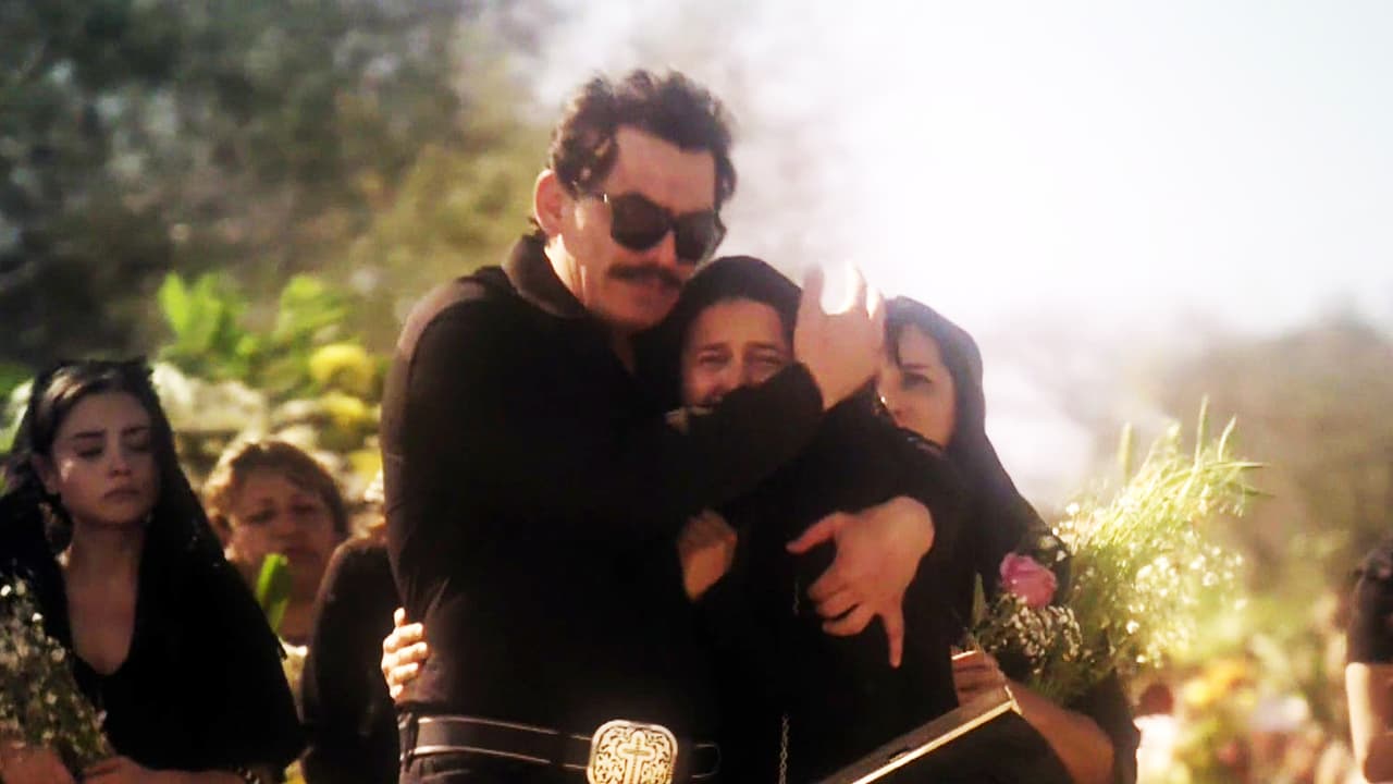 Joan consoló a su madre con todas sus fuerzas.