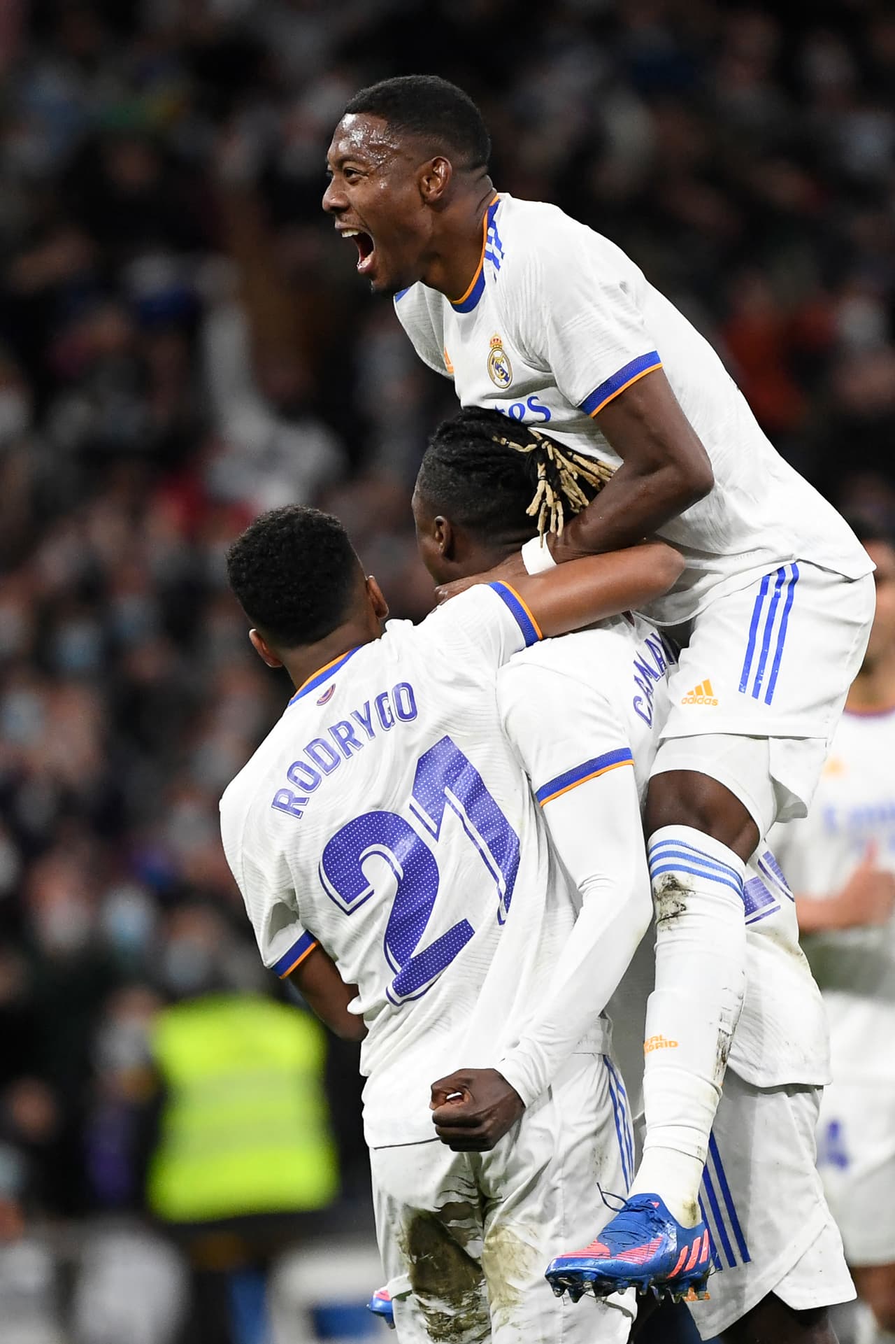 El despertar del Real Madrid fue gracias a Eduardo Camavinga, quien a 5 minutos del descanso logró el tanto del empate para darle a los Blancos el plus anímico de cara a la segunda parte.