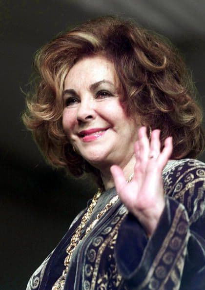ELIZABETH TAYLOR. En tanto, la bella actriz aseguró en su tiempo sus peculiares ojos en un millón de dólares.