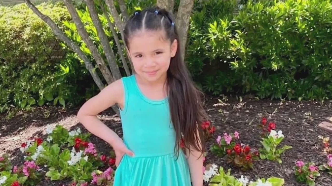 "Ha sido un calvario": madre hispana asegura que su hija fue raptada y no la ve hace dos años