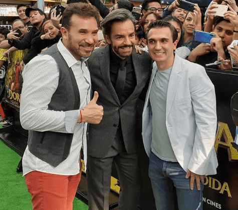 “No, la verdad que siempre ha sido bien rico trabajar con los personajes y cada vez que hacemos algo, primero lo consultamos con Eugenio Derbez y le decimos sobre la opción para que sepan lo que estamos haciendo”.
<br>