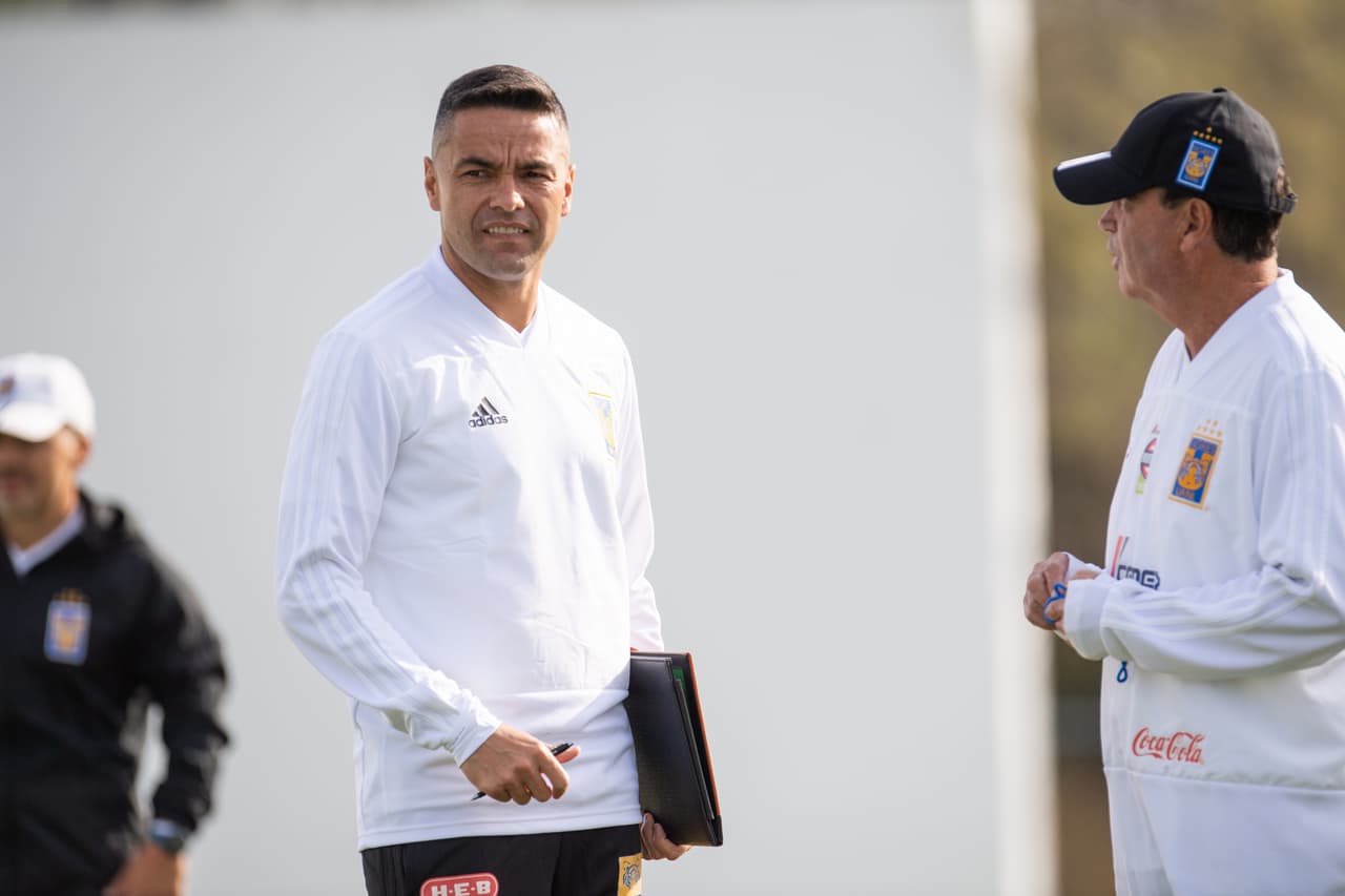 Juninho se integró al cuerpo técnico de Ricardo Ferretti en Tigres, club del que fue jugador y en el que ahora aporta su experiencia a sus compañeros en medio de los entrenamientos para el Clausura 2019.