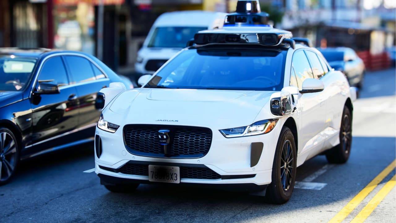 Anuncian llegada de 'Waymo' a Chicago: taxis sin conductores, ¿te montarías?