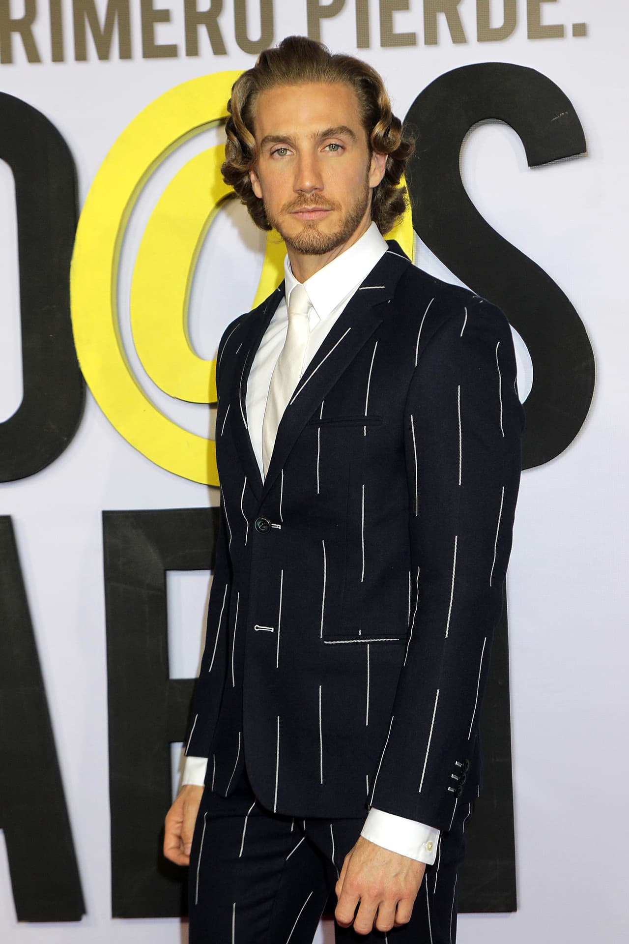 Después de 'Código postal', Eugenio Siller ha estado en novelas como 'Al diablo con los guapos' y 'Mi pecado', así como en las películas 'Blind trust' y 'Tod@s caen'. En 2019 inició las filmaciones de 'Niño Dios', su primera película en España.