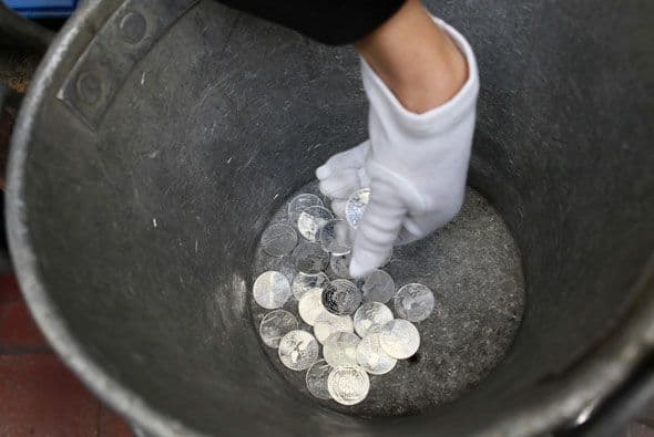 En aquel entonces se trató de monedas de 250 y 100 euros en monedas de oro, pero no fue todo.