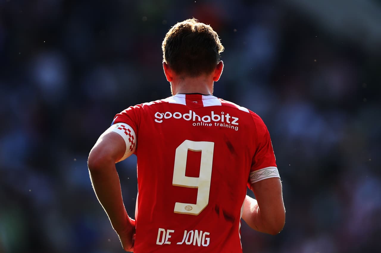 Fueron 169 goles producidos en 204 partidos con el conjunto granjero, cifras que le llevaron a ser capitán, ídolo de la afición y refuerzo del Sevilla para este torneo.