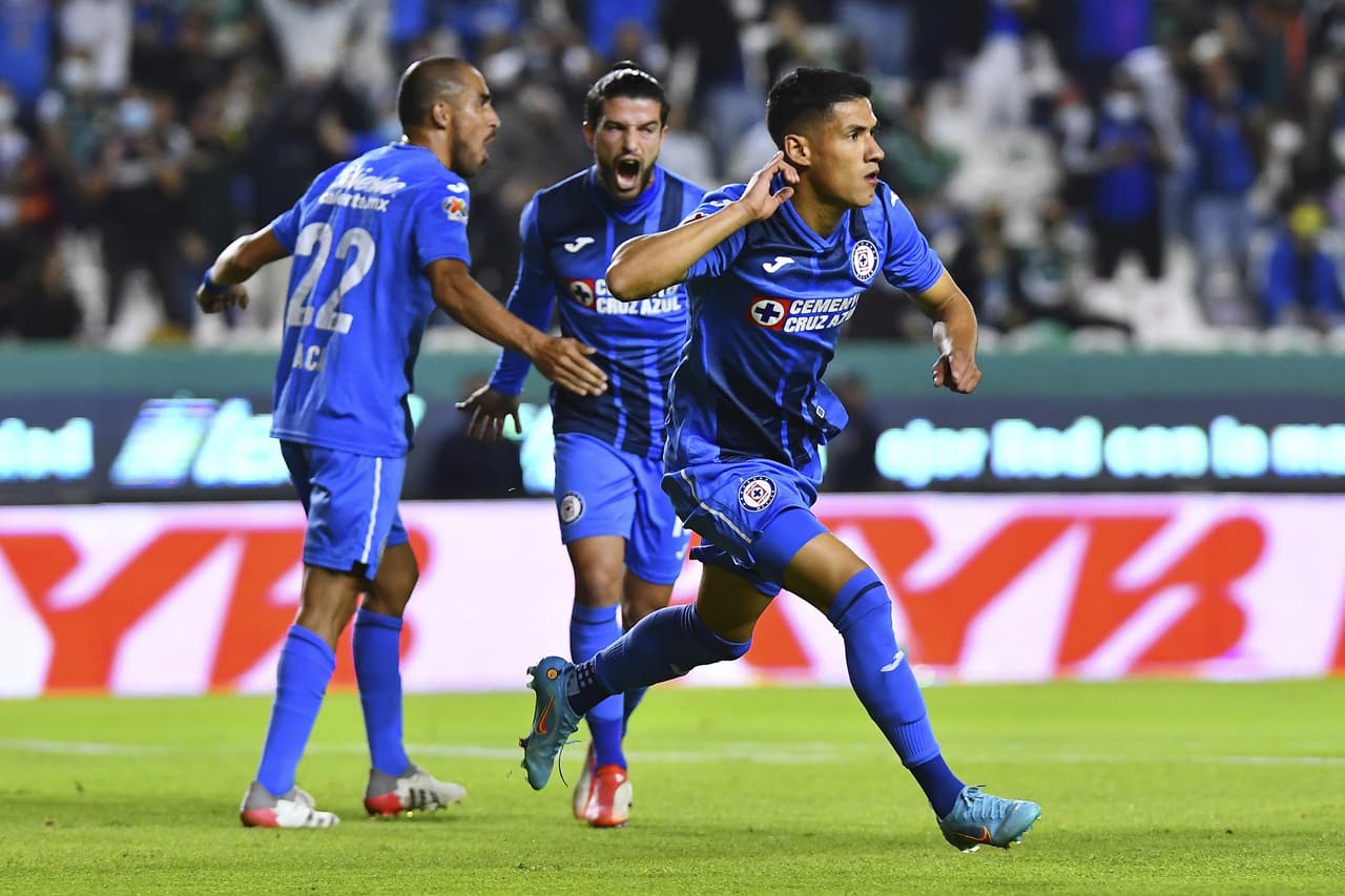 Cruz Azul derrotó al León y se mantiene en la parte alta de la clasificación.