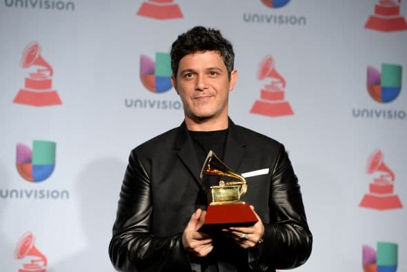 Alejandro Sanz también ha deslumbrado con su talento. El cantante ha sido nominado en 21 ocasiones en Latin GRAMMY.