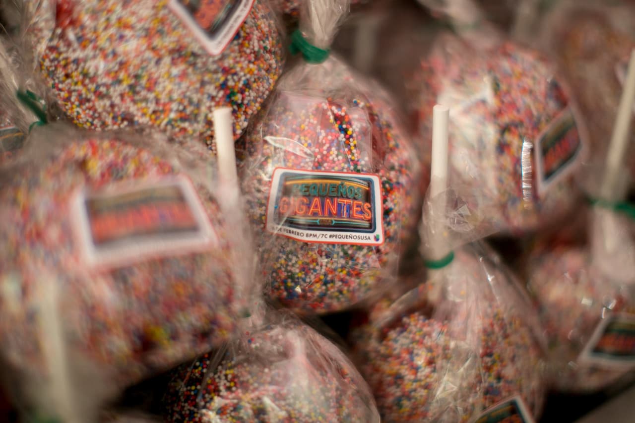 Los asistentes fueron deleitados con deliciosa comida de manera gratuita.