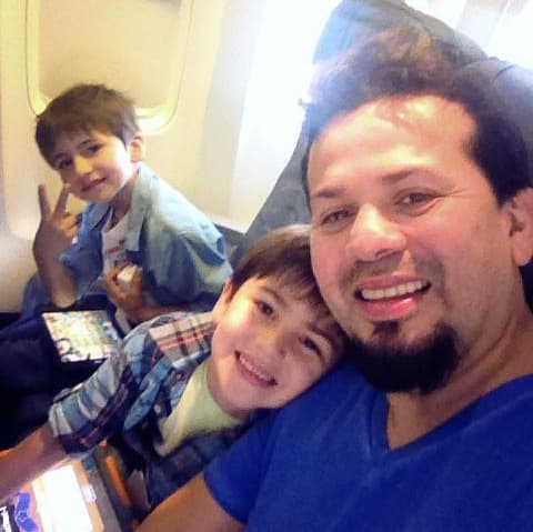 Respecto a cómo sobrelleva la etapa de adolescencia de los hijos que tuvo con Cruz Martínez, señaló que no le ha sido difícil, pues refiere que la pandemia ayudó a que se convirtieran en "chicos más conscientes".