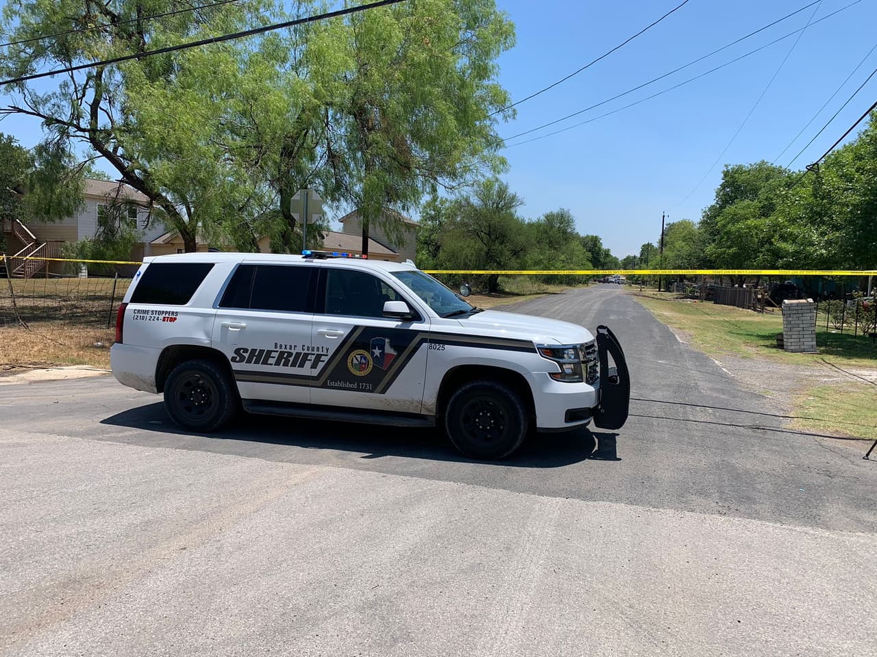 Colocan bajo cierre de emergencia a la Preparatoria South West por sospechoso armado en los alrededores 