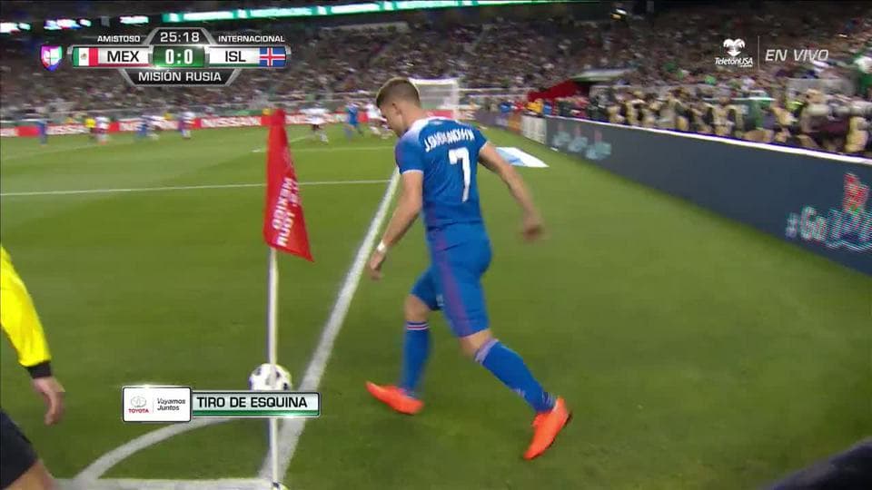 Tiro de esquina para Iceland