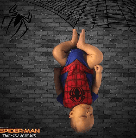 Como esta simpática foto, en la cual mamá hace gala de su creatividad transformando a Gael en un pequeño Spiderman. "Tranquilas nenas que Spiderman las cuida", bromeó Ana.
