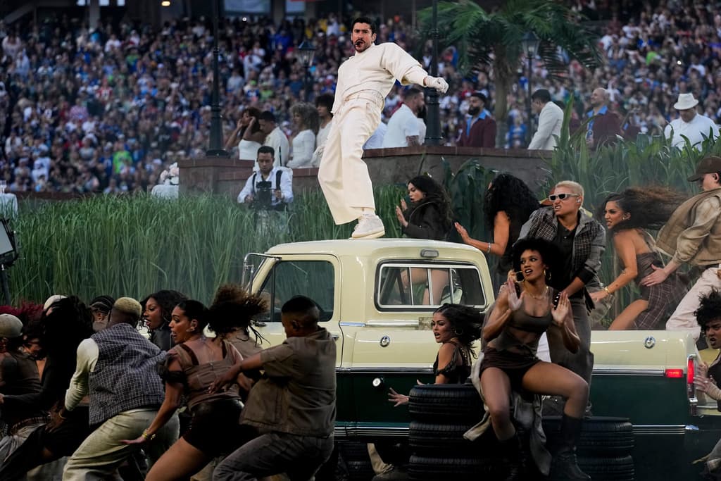 Toñita llega con Bad Bunny al Super Bowl 2026 y le da el 'shot' de cañita