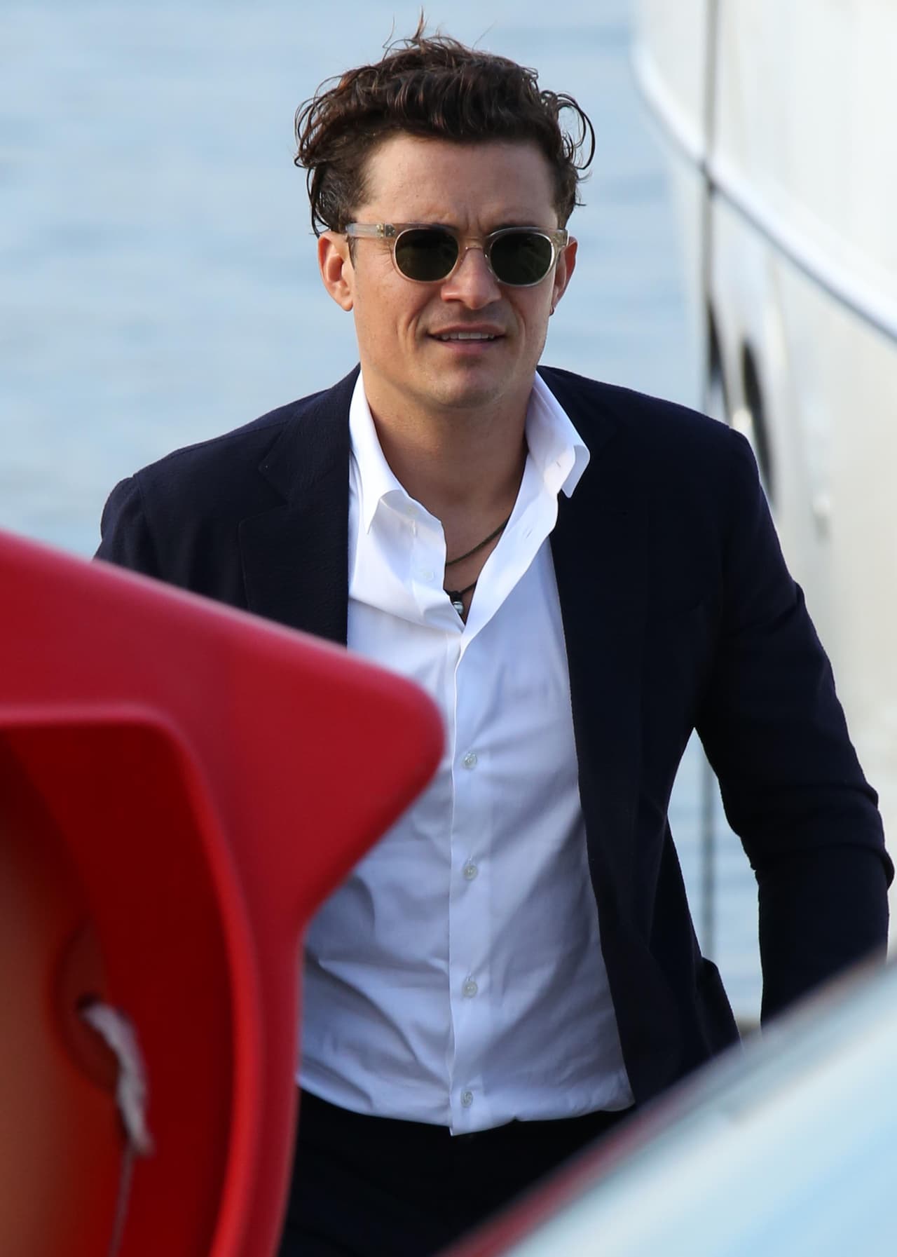 El famoso llegó completamente solo. Sin embargo, la soltería le ha sentado de maravilla.