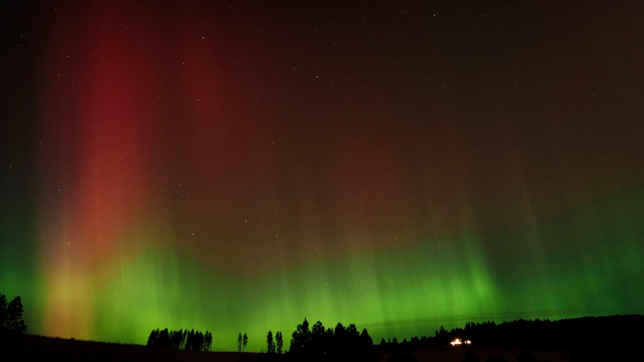 Aurora boreal en Nueva York: cómo y cuándo ver las luces del norte este lunes