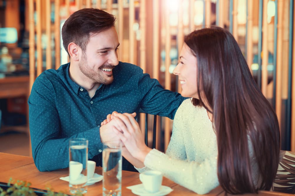 <b>Piscis</b>
<br>
<b>Tu punto fuerte es: tu capacidad de empatía, ponerte en el lugar de los demás</b>
<br>No importa lo que suceda, tú siempre estarás ahí con una actitud comprensiva, sin juzgar a los demás, escuchando y tratando de ayudarles con un consejo, una recomendación, una palabra de estímulo. Como eres altamente empático –o sea, te puedes poner en el lugar de los demás- quienes se te acercan lo hacen con la confianza que le inspira saber que les vas a escuchar, y no a juzgar, esa es tu hermosa cualidad.