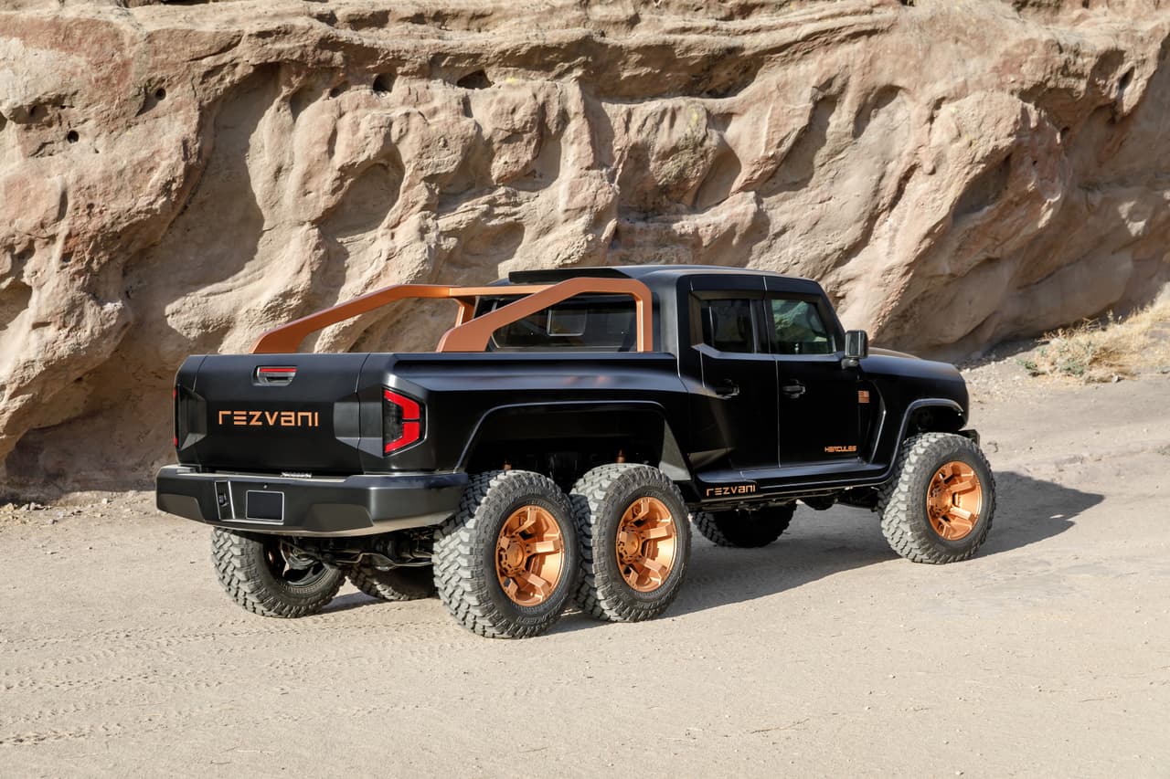 Entre los elementos que trae esta edición encontramos:
<br>- FLIR Sistema de visión nocturna térmica
<br>