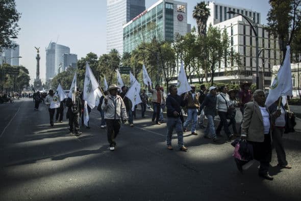La movilización, que inició en el Ángel de la Independencia recorrió un fragmento del neurálgico de Paseo de la Reforma.  