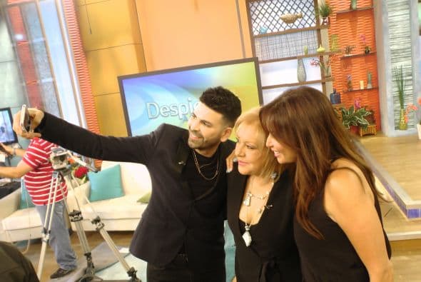 La 'selfie' de los bellos del programa no podía faltar.