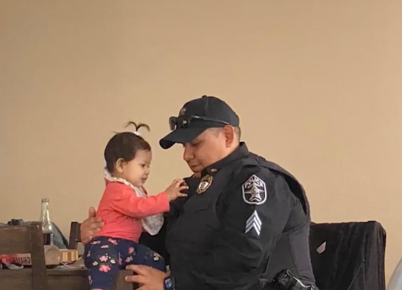 El choque ocurrió durante madrugada del domingo en la intersección de la calle Culebra Road y N Loop 1604.
<a href="https://www.univision.com/local/san-antonio-kwex/el-joven-y-quienes-le-hayan-dado-alcohol-enfrentarian-cargos-por-la-muerte-de-tres-miembros-de-una-familia-en-un-accidente-de-transito-video">Un adolescente de 17 años señalado de manejar ebrio impactó el vehículo</a> donde viajaba la familia.
<br>